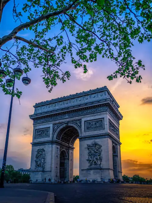 Arc de Triomphe in Paris wallpaper