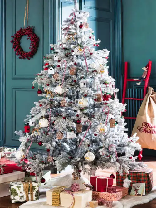 Christmas tree wallpaper