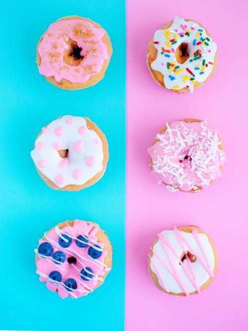 Colored donuts wallpaper for mobiles and tablets