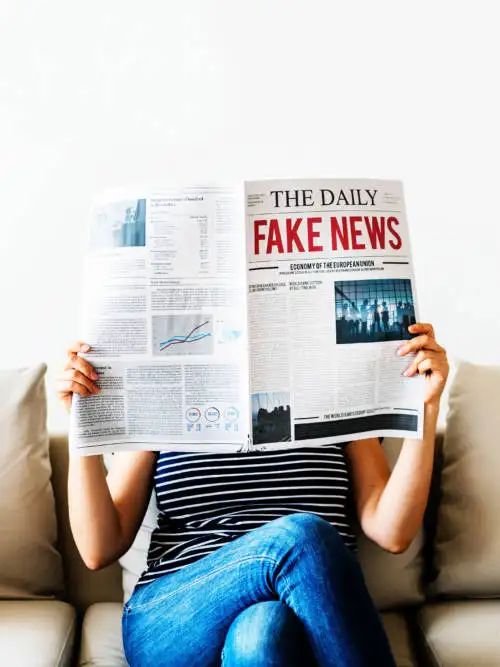 Fake news wallpaper