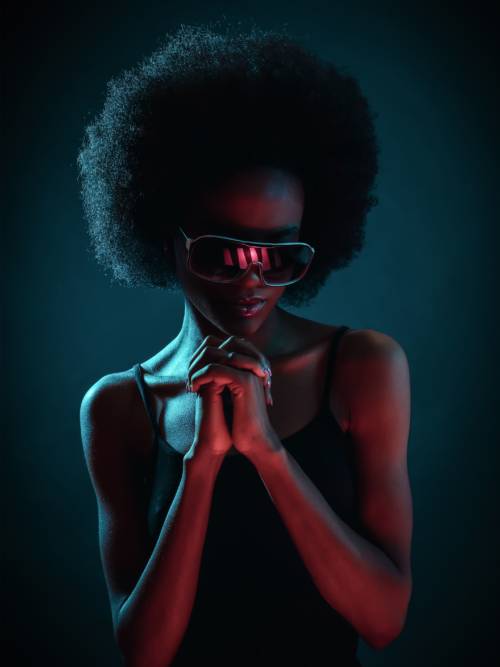 Girl with sunglasses wallpaper for mobiles and tablets
