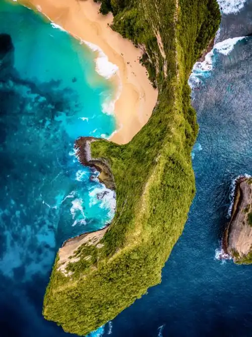 Kelingking beach in Nusa Penida wallpaper