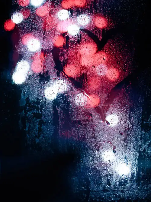 Lights in the rain wallpaper