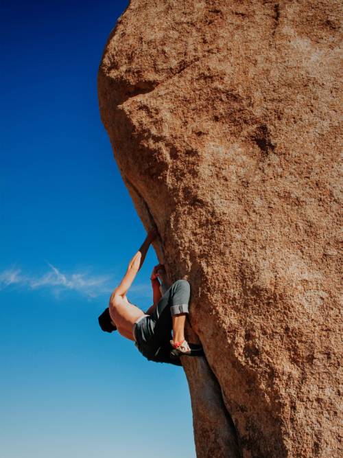 Men climbing wallpaper