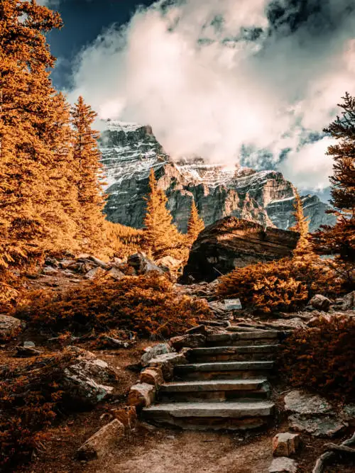 Moraine lake rockpile trail wallpaper