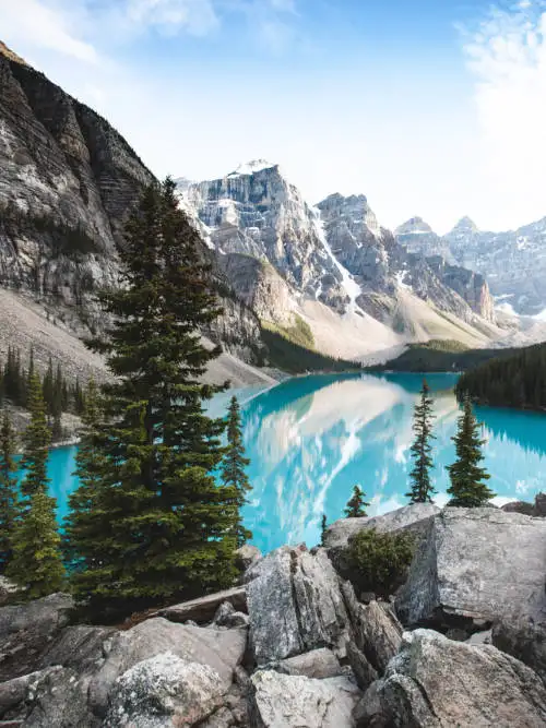 Moraine lake wallpaper