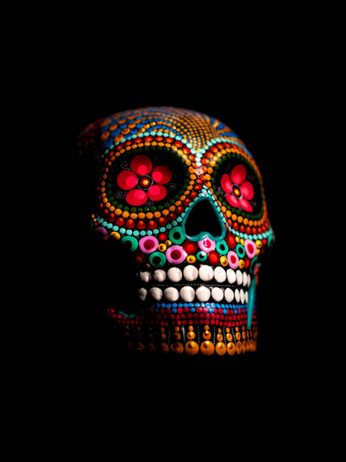 Multicolored skull wallpaper for mobiles and tablets