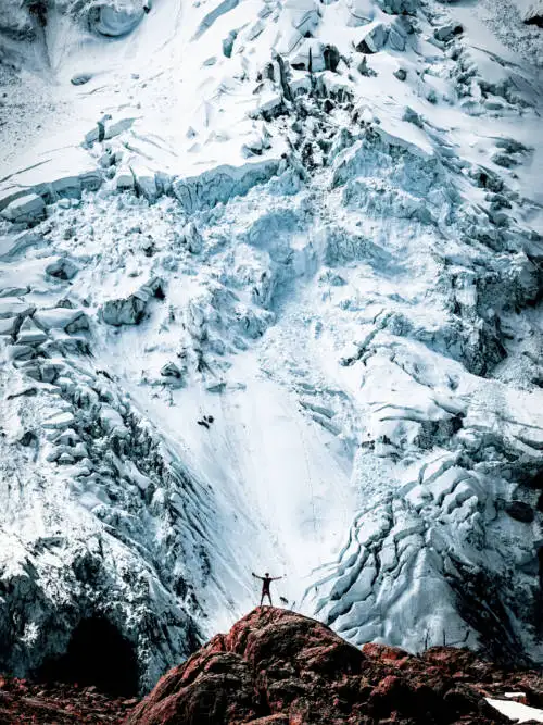 Snowy mountain wallpaper