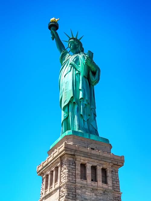 Statue of Liberty wallpaper for mobiles and tablets