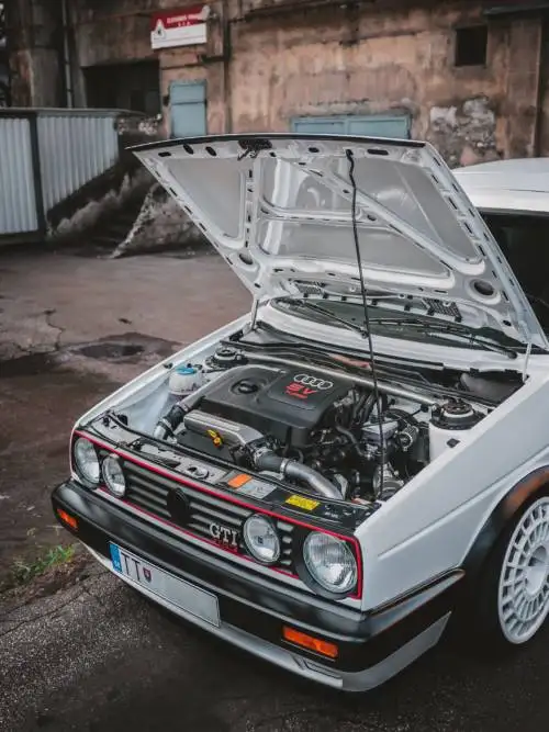 Volkswagen Golf GTI 16v wallpaper