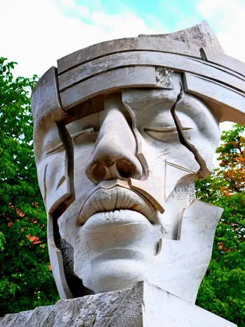 Warrior sculpture wallpaper